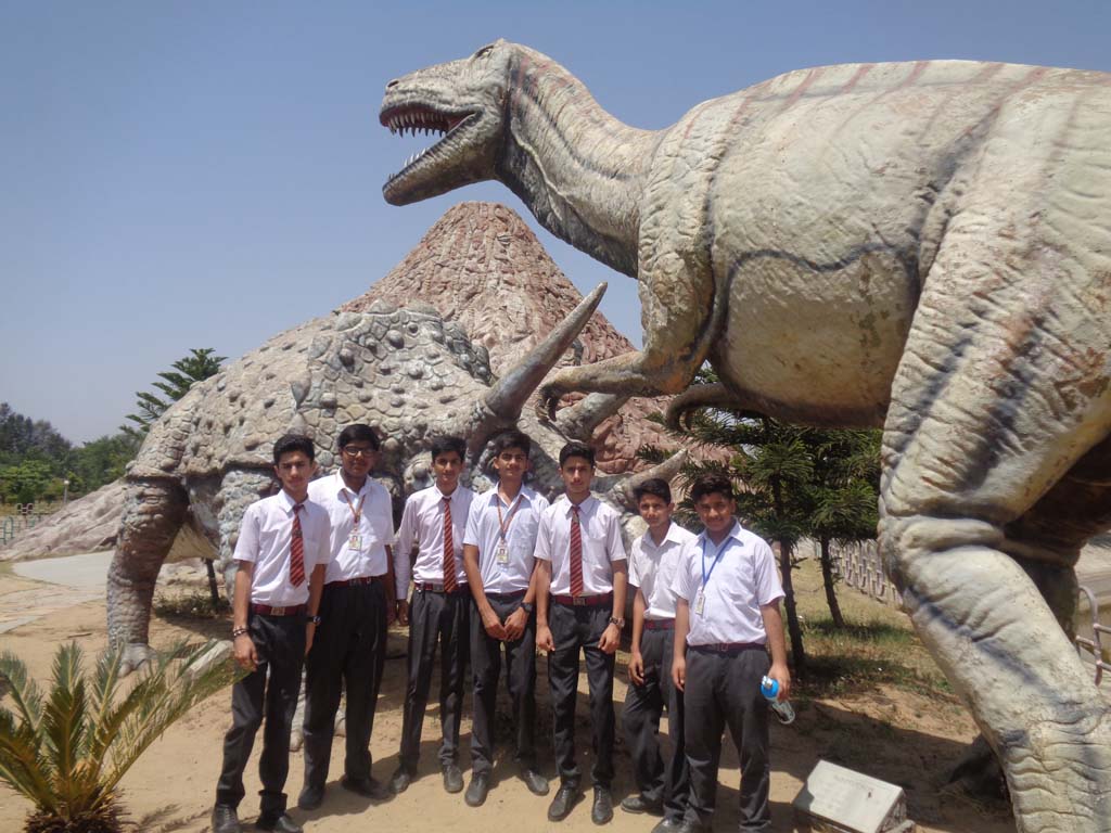 VISIT TO PUSHPA GUJRAL SCIENCE CITY
