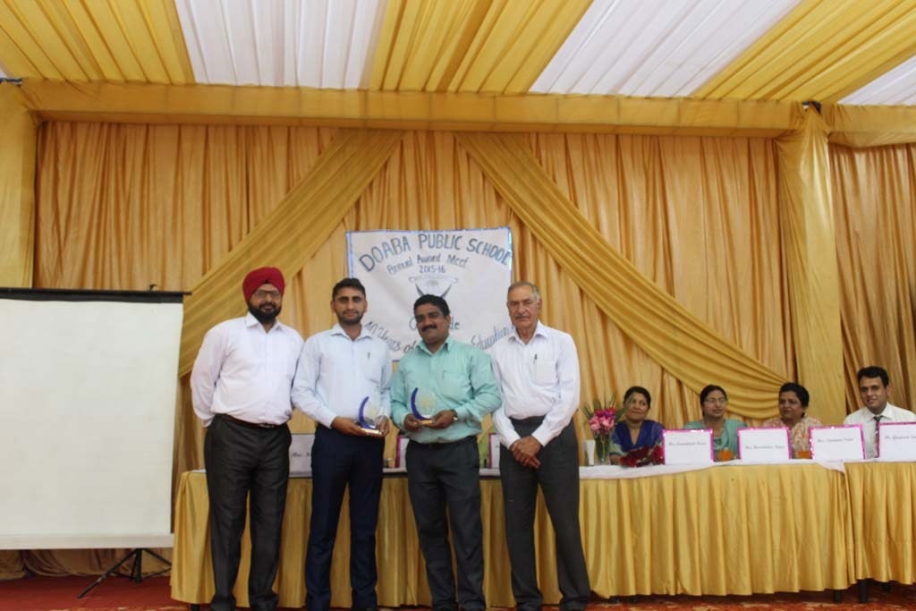 TEACHER AWARD 2015-16